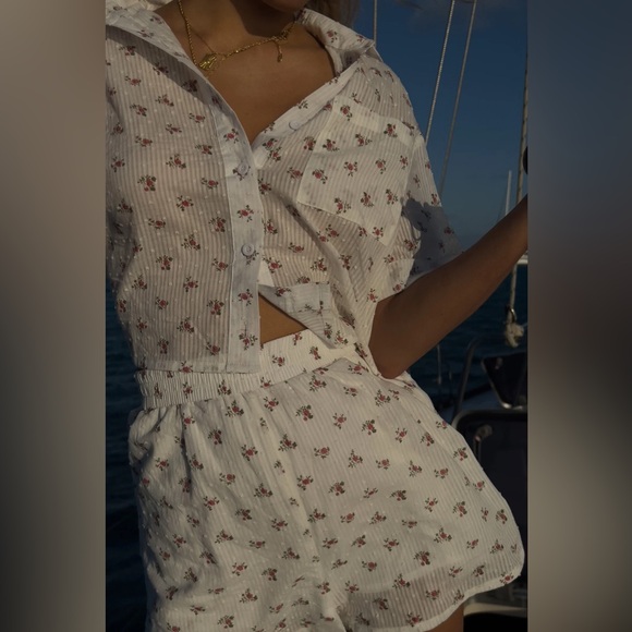 YLLW ROSY FLORAL SHORT SLEEVE SHIRT & SHORTS SET FRENCH FLORETS YELLOW THE LABEL - Picture 11 of 11